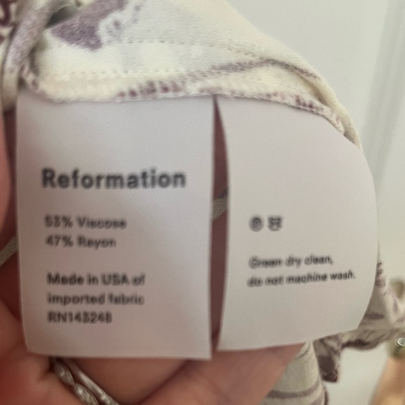 Reformation mini dress in rare burgundy and white print like new - Picture 2 of 7